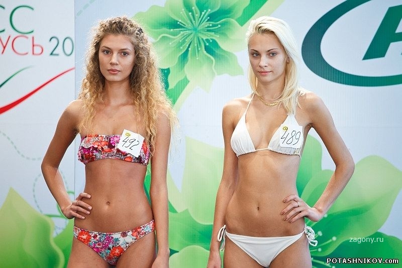 Фото кастинг девушек. Мисс Беларусь 2012 кастинг. Девушки на кастинге в купальниках. Кастинг подростков девочек.