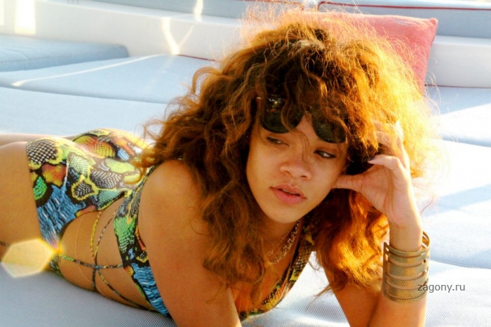Rihanna (15 фото)