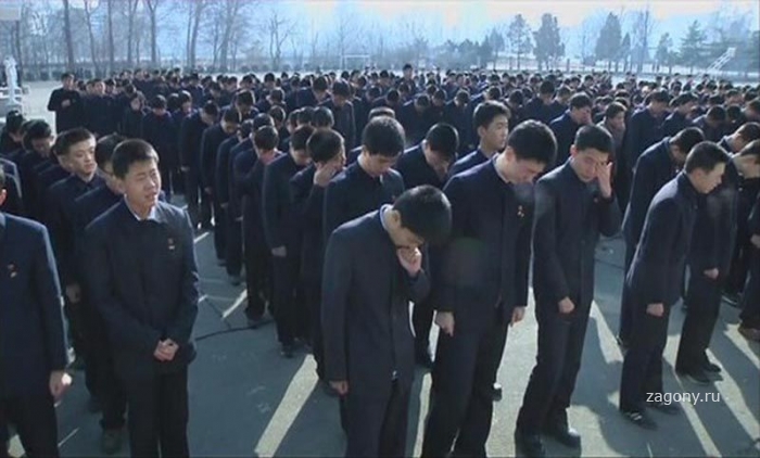 Умер лидер Северной Кореи Ким Чен Ир (21 фото)