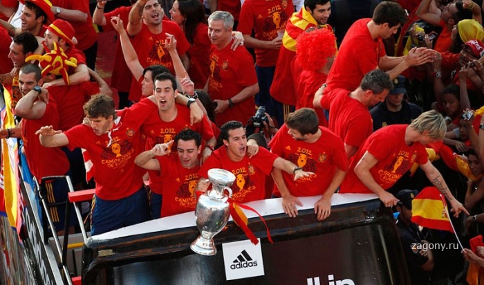 Триумф сборной Испании в Мадриде (20 фото)