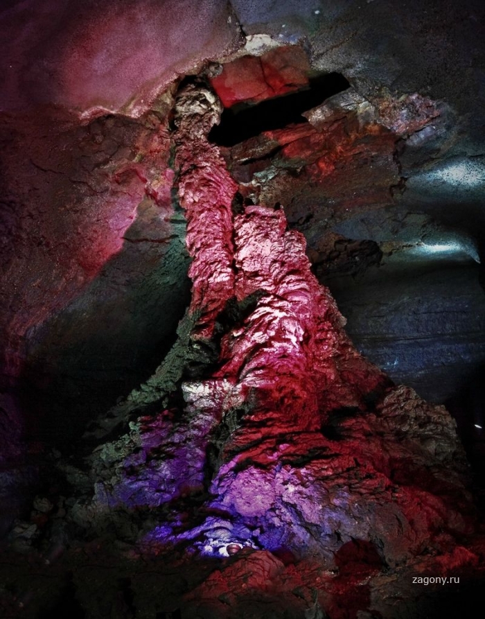 12 захватывающих фотографий лавовых пещер (12 фото)