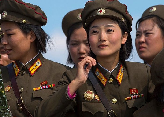 Факты о северной корее. Эрик Лаффорг Северная Корея. Девушки в армии Северной Кореи. Красивые девушки Северной Кореи. Северокорейские девушки красивые.