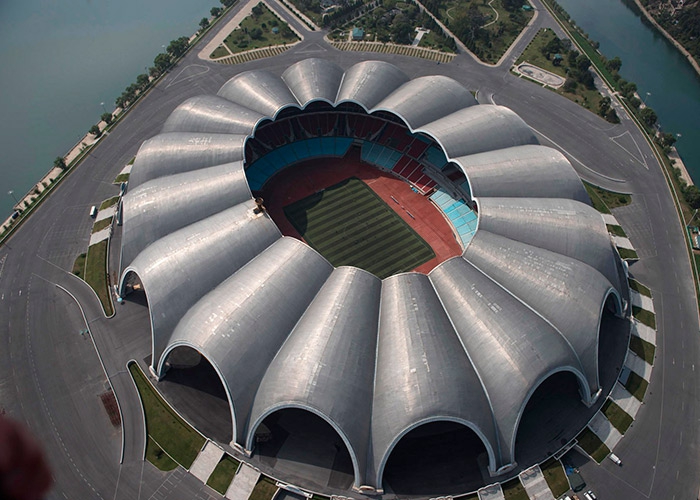 Самый большой футбольный стадион в мире